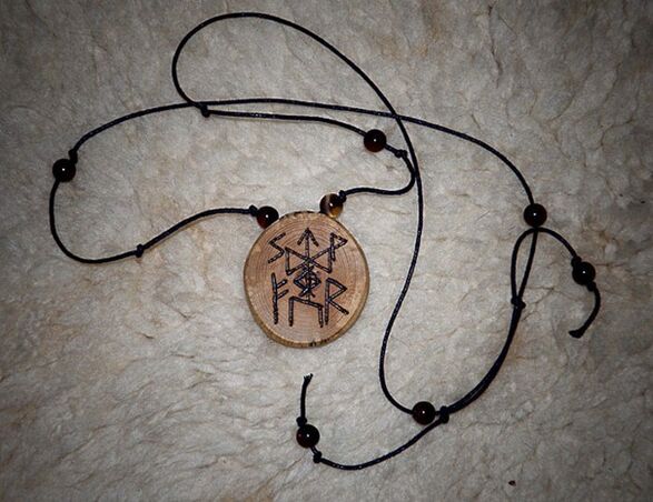 amulet pendant for money